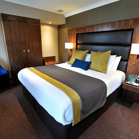 Frensham Pond Country House Hotel & Spa Farnham  Exteriör bild