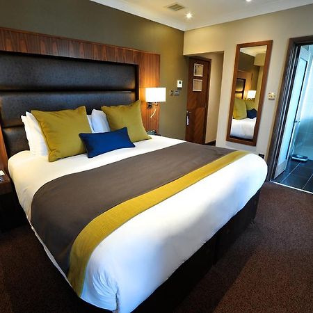 Frensham Pond Country House Hotel & Spa Farnham  Exteriör bild