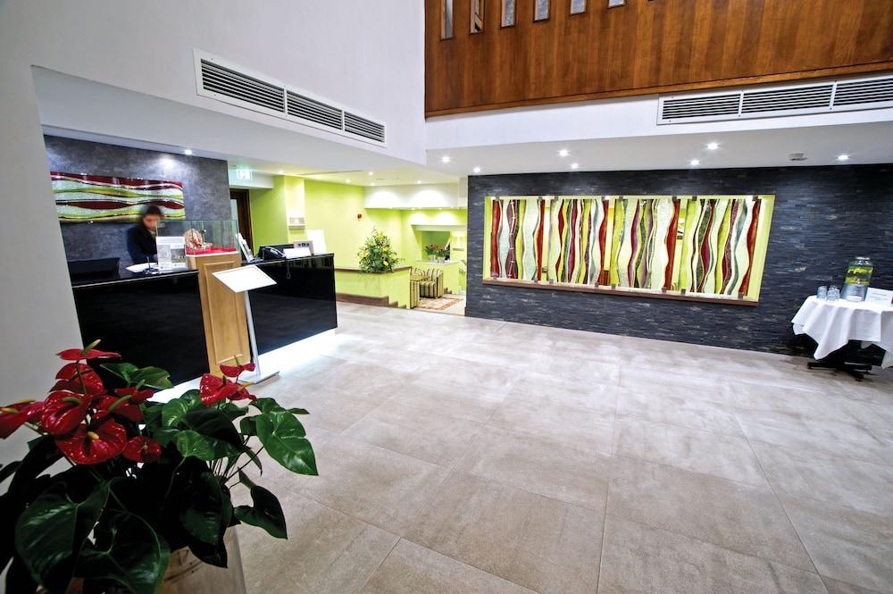 Frensham Pond Country House Hotel & Spa Farnham  Exteriör bild