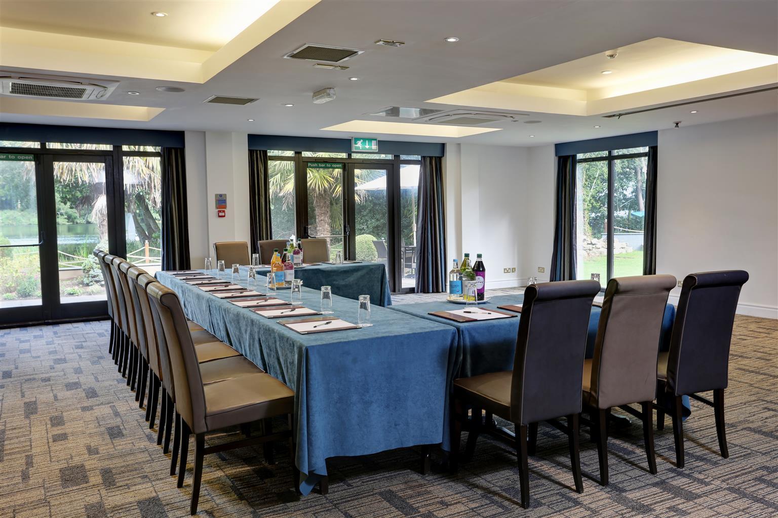 Frensham Pond Country House Hotel & Spa Farnham  Exteriör bild