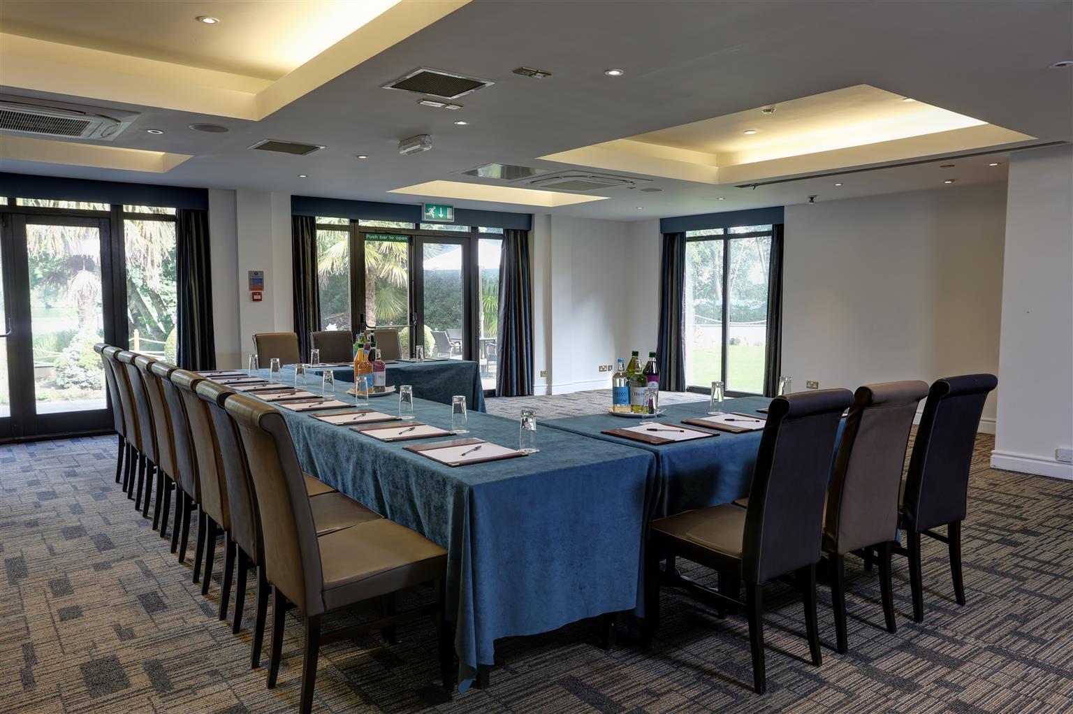 Frensham Pond Country House Hotel & Spa Farnham  Exteriör bild