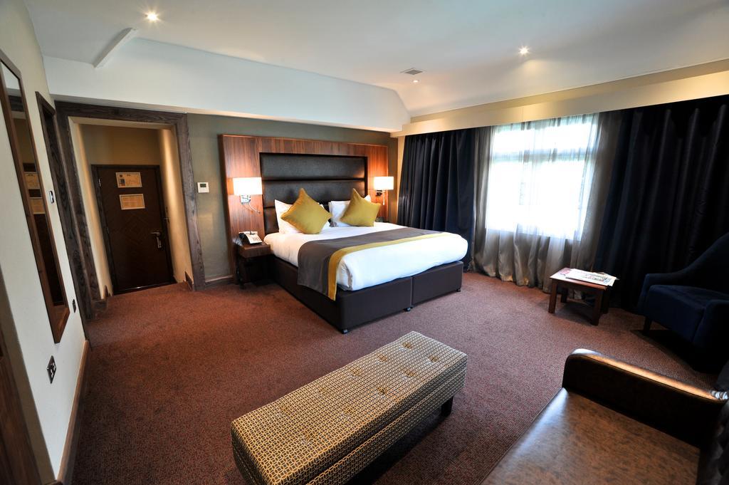 Frensham Pond Country House Hotel & Spa Farnham  Exteriör bild
