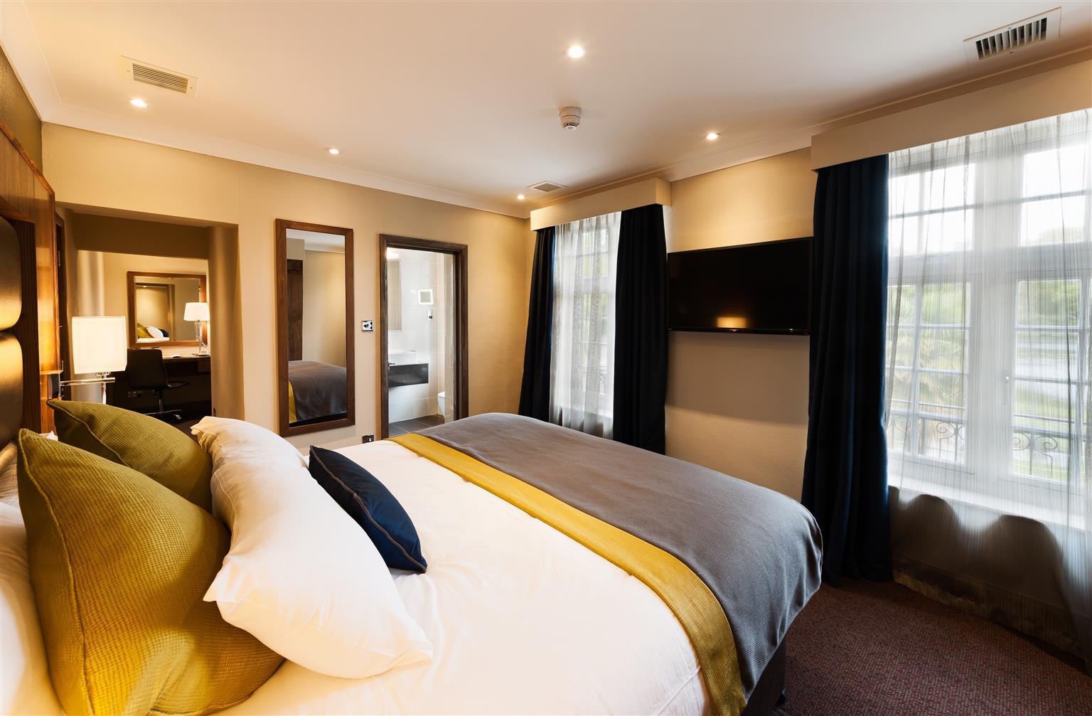 Frensham Pond Country House Hotel & Spa Farnham  Exteriör bild