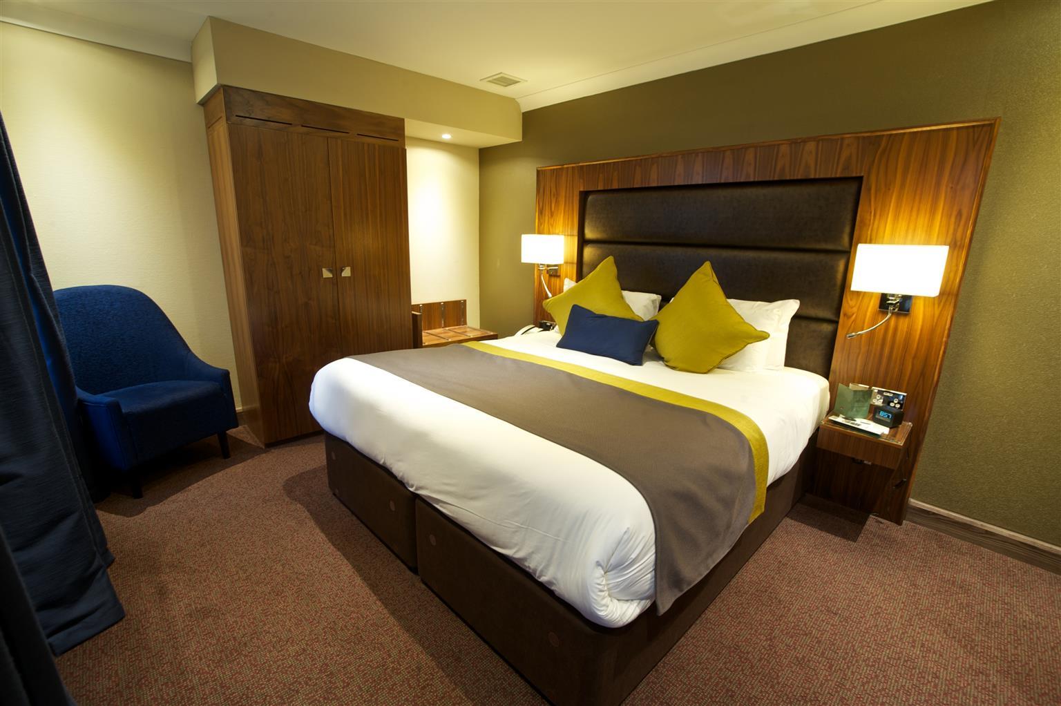 Frensham Pond Country House Hotel & Spa Farnham  Exteriör bild