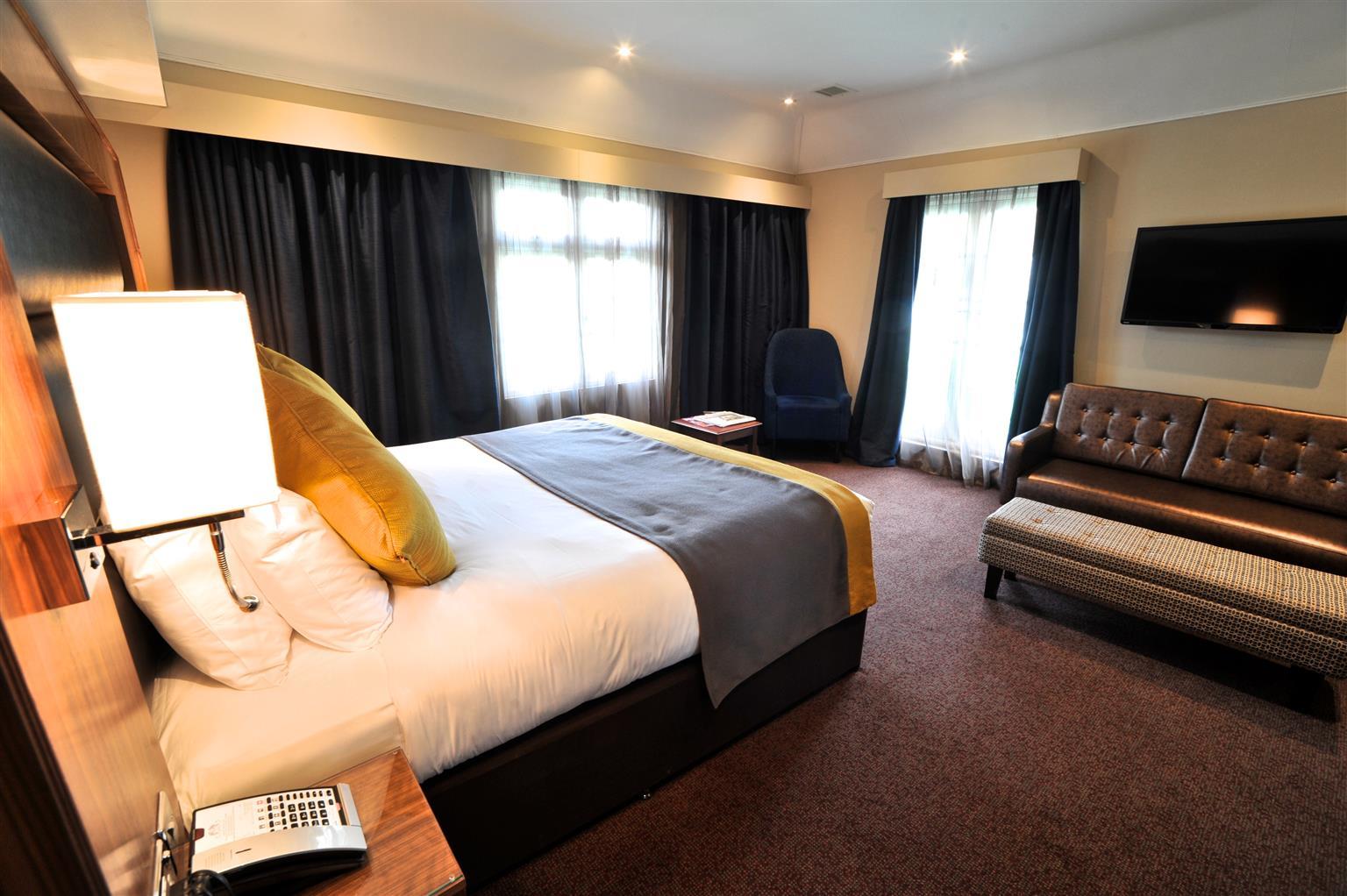 Frensham Pond Country House Hotel & Spa Farnham  Exteriör bild