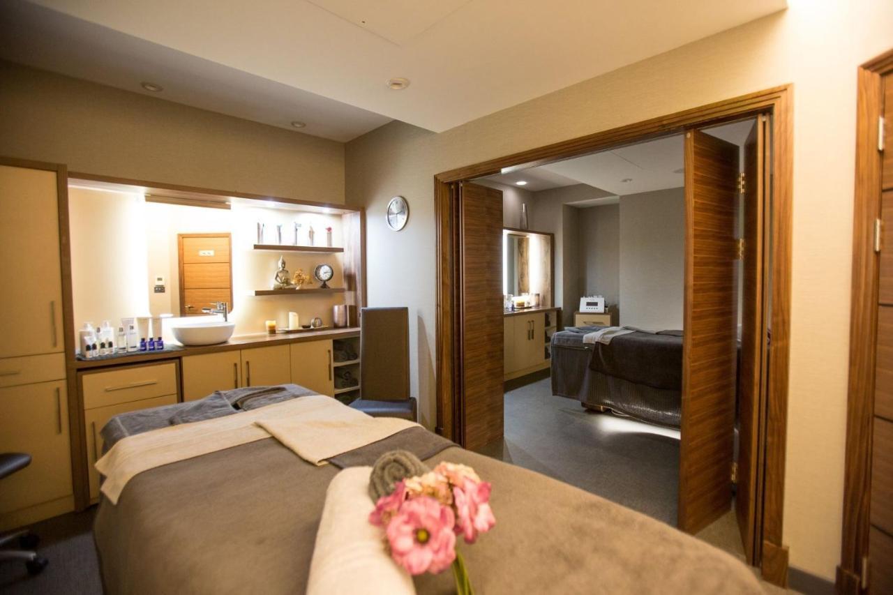 Frensham Pond Country House Hotel & Spa Farnham  Exteriör bild